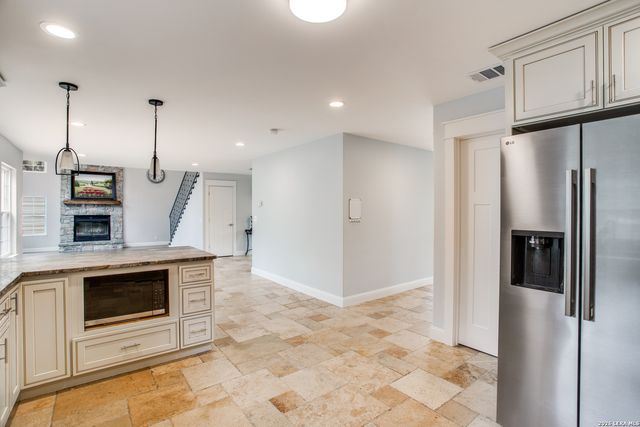 9730 Windwood Dr, Boerne, TX 78006