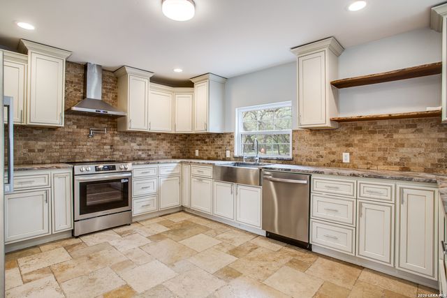 9730 Windwood Dr, Boerne, TX 78006