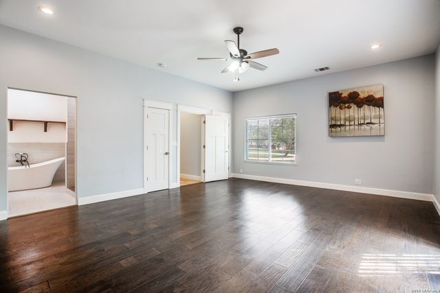 9730 Windwood Dr, Boerne, TX 78006