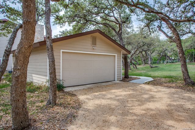 9730 Windwood Dr, Boerne, TX 78006