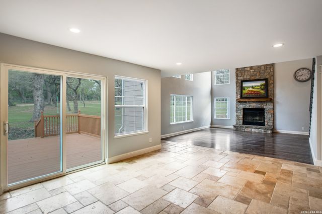 9730 Windwood Dr, Boerne, TX 78006