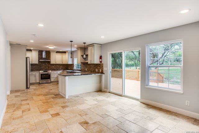 9730 Windwood Dr, Boerne, TX 78006