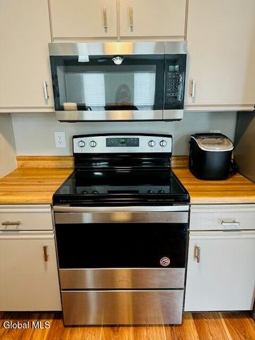 123 Hampton Place Boulevard, Troy, NY 12180