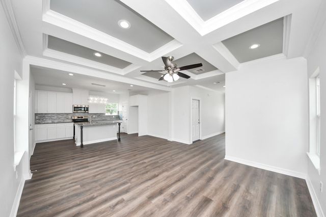 402 N 4th Street, Beasley, TX 77417