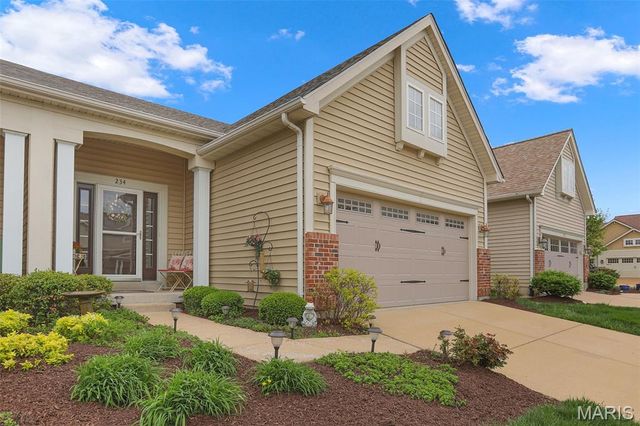 234 Coachgate Lane, Ballwin, MO 63021