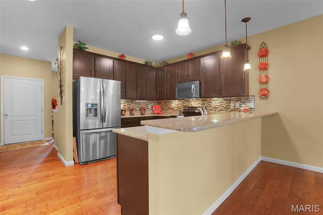234 Coachgate Lane, Ballwin, MO 63021