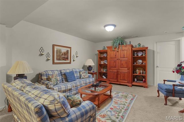 234 Coachgate Lane, Ballwin, MO 63021