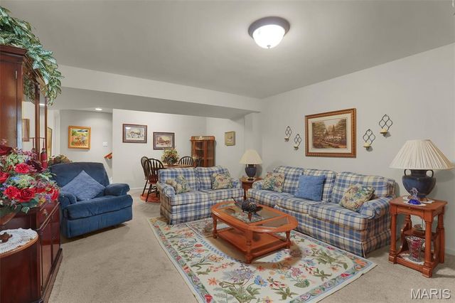 234 Coachgate Lane, Ballwin, MO 63021