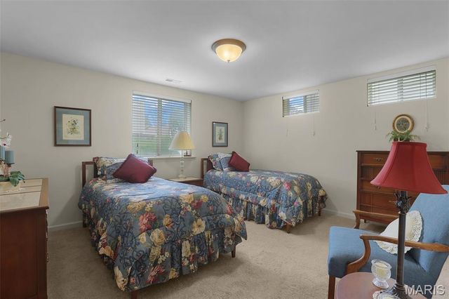 234 Coachgate Lane, Ballwin, MO 63021