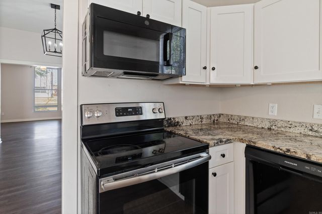 1403 Scott, Conway, AR 72032
