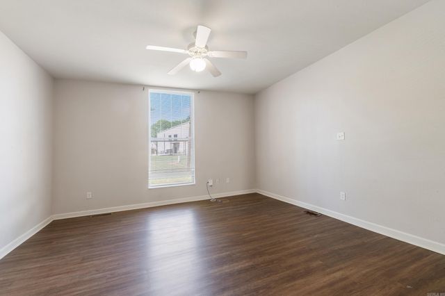 1403 Scott, Conway, AR 72032