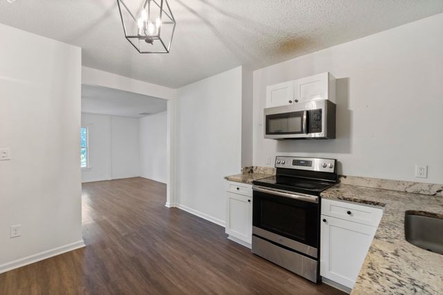 1403 Scott, Conway, AR 72032