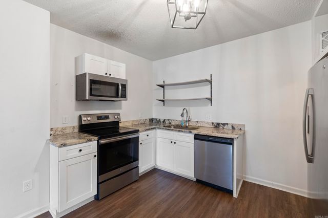 1403 Scott, Conway, AR 72032