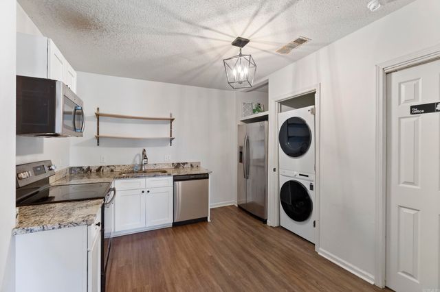 1403 Scott, Conway, AR 72032
