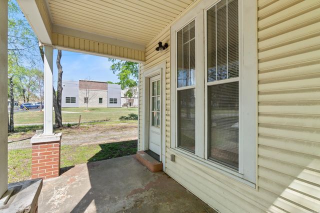 1403 Scott, Conway, AR 72032