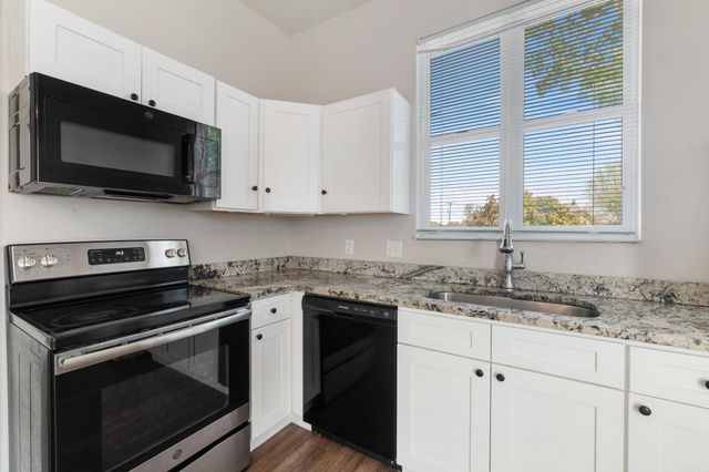1403 Scott, Conway, AR 72032