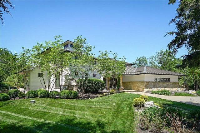 10625 W 192nd Place, Overland Park, KS 66083