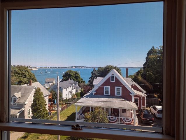 14 Highland Avenue, Hull, MA 02045