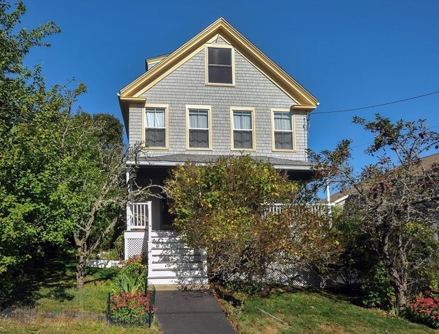 14 Highland Avenue, Hull, MA 02045