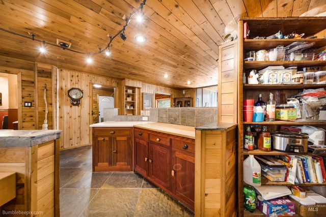 142 Maria Pia Ln, Sagle, ID 83860