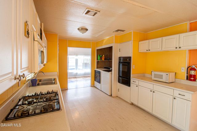 3300 15th Street West 109, Rosamond, CA 93560