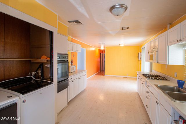 3300 15th Street West 109, Rosamond, CA 93560