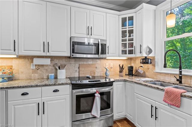 170 Whitmore Cove Court, Clemmons, NC 27012