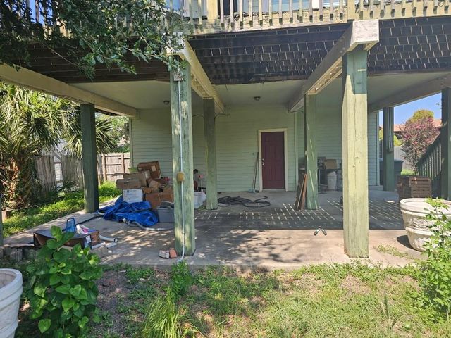 6601 Sidney Street, Galveston, TX 77551