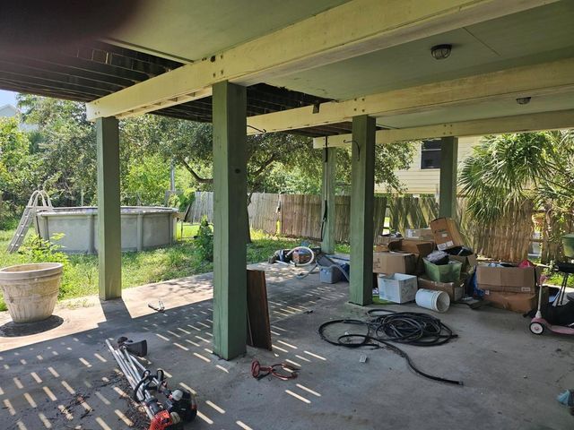 6601 Sidney Street, Galveston, TX 77551