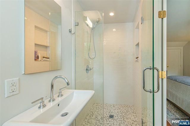 487 Highland Avenue, Montclair, NJ 07043