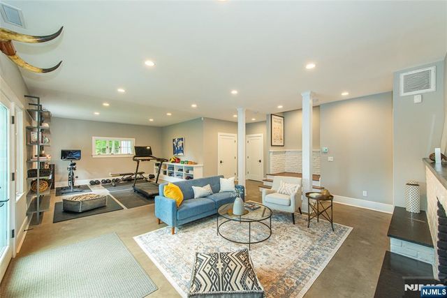487 Highland Avenue, Montclair, NJ 07043