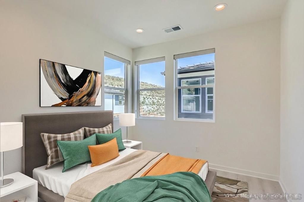 Image 11 of property listing at 3051 Marquee Way, San Diego, CA 92108