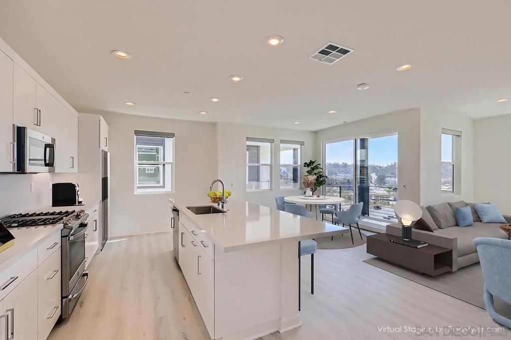 Image 3 of property listing at 3051 Marquee Way, San Diego, CA 92108