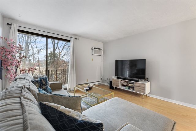 11 Riverside Ave 111, Danvers, MA 01923