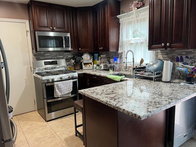 810 Peale Street, Joliet, IL 60433