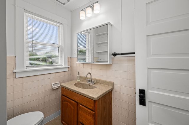 1830 Avenue Of The Cities, Moline, IL 61265