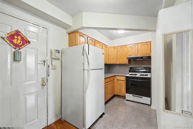 3506 Leavitt Street 5H, Flushing, NY 11354