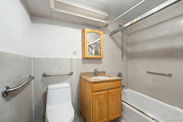3506 Leavitt Street 5H, Flushing, NY 11354