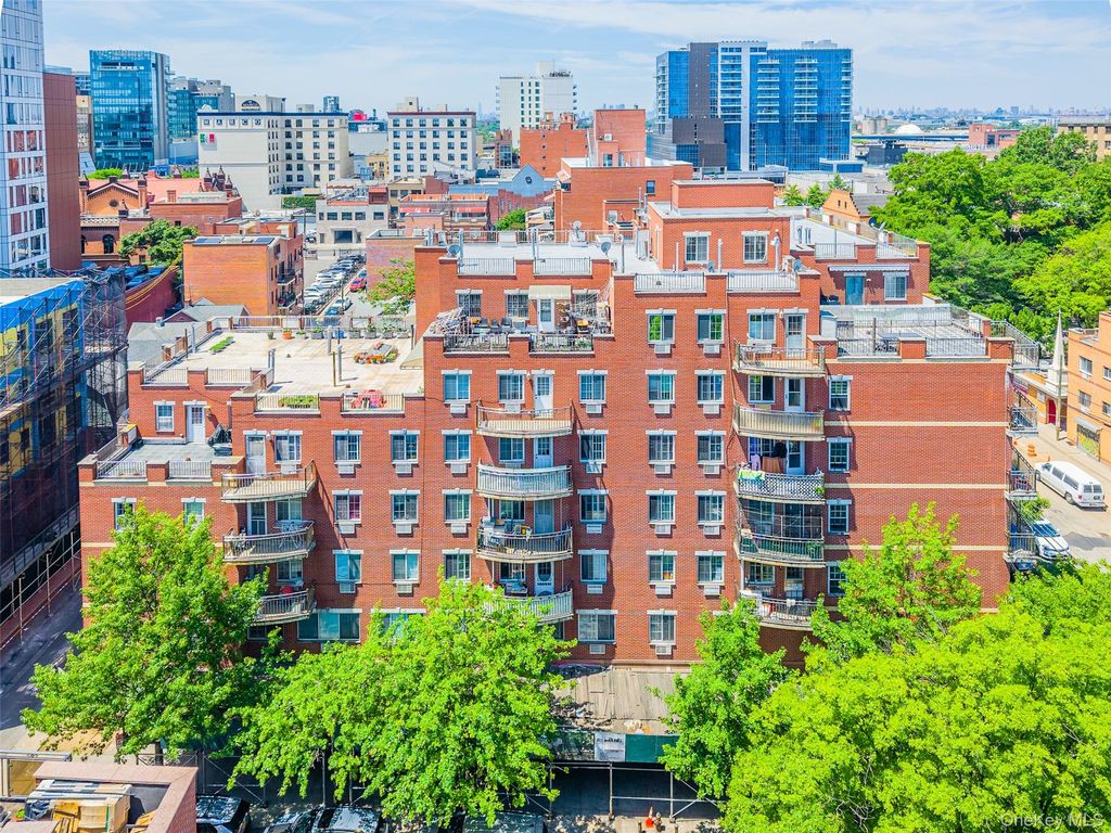 3506 Leavitt Street 5H, Flushing, NY 11354