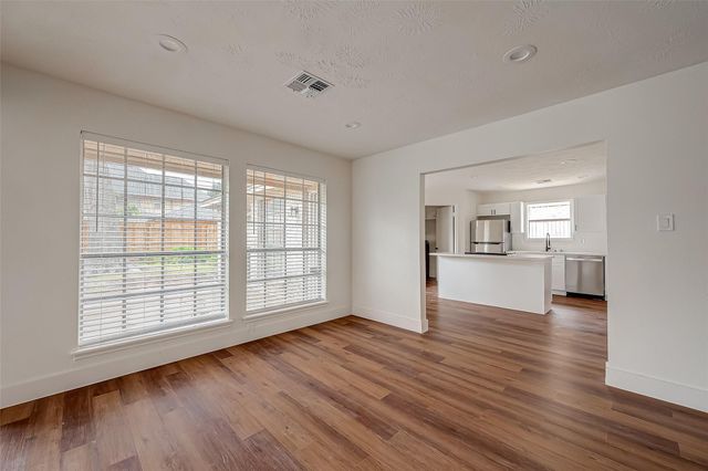 934 Goldfinch Avenue, Sugar Land, TX 77478