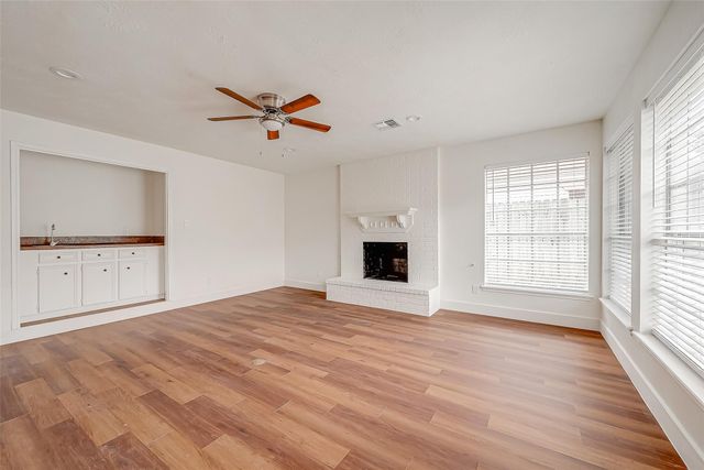 934 Goldfinch Avenue, Sugar Land, TX 77478
