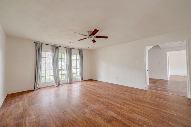 934 Goldfinch Avenue, Sugar Land, TX 77478