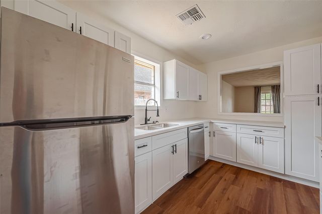 934 Goldfinch Avenue, Sugar Land, TX 77478