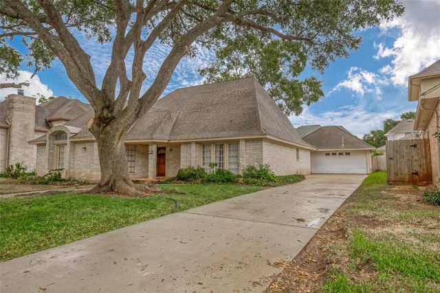 934 Goldfinch Avenue, Sugar Land, TX 77478
