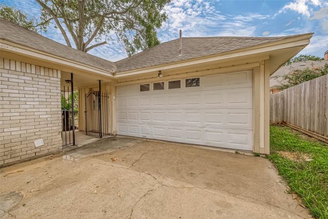 934 Goldfinch Avenue, Sugar Land, TX 77478