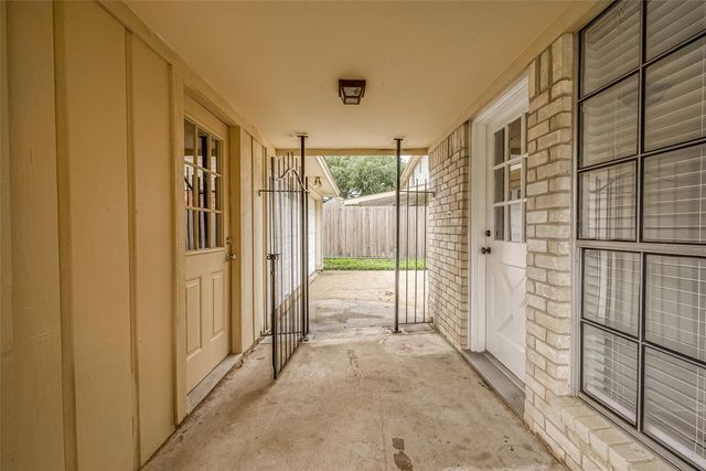 934 Goldfinch Avenue, Sugar Land, TX 77478