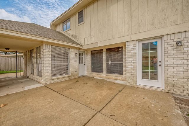934 Goldfinch Avenue, Sugar Land, TX 77478