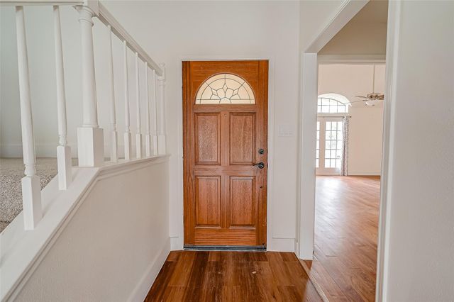 934 Goldfinch Avenue, Sugar Land, TX 77478