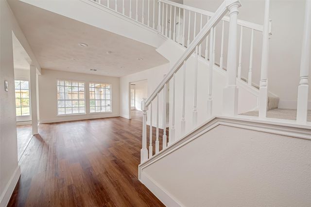 934 Goldfinch Avenue, Sugar Land, TX 77478
