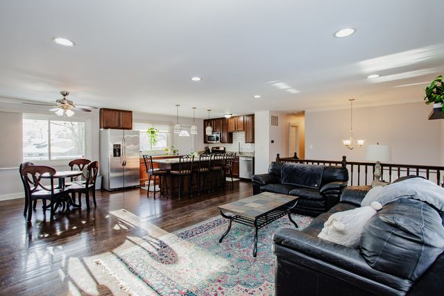 40 S Arlene Avenue, Palatine, IL 60074